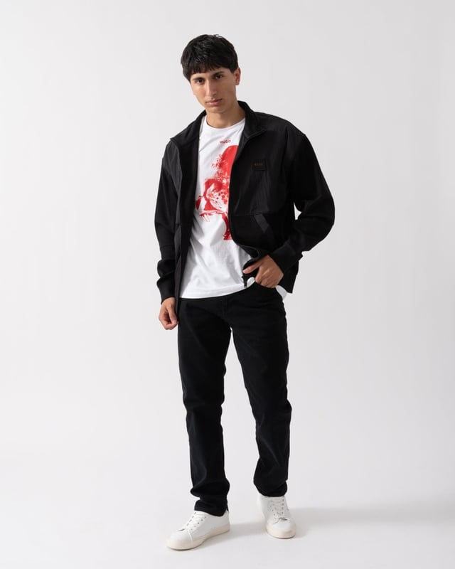 Regular-rise jeans cut to a straight fit in stay-black comfort-stretch denim by BOSS Menswear.
Regular fitRegular riseZip closurePockets bottom front: Side pocketsStraight legPockets bottom back: Patch pocketStandard length
99% Cotton, 1% Elastane
50495920
 