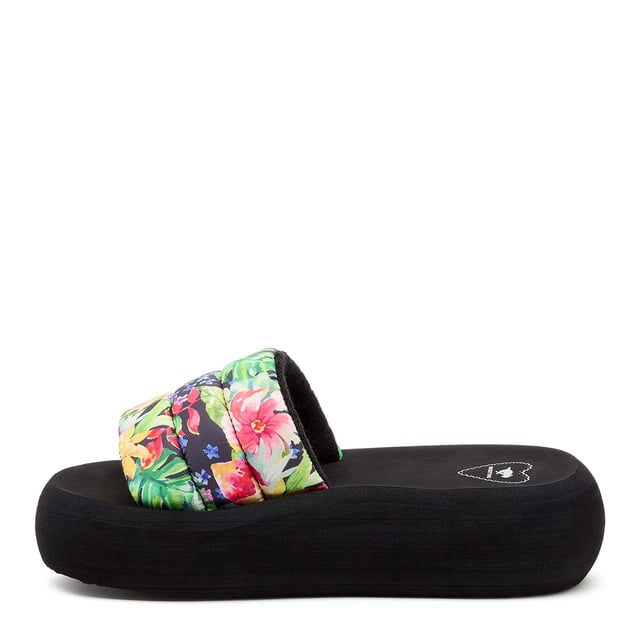 Womens Rocket Dog Splash Tie Dye Flatform Slide SandalsMet hun opvallende bloemenprint verheffen deze chique plateausandalen je look en bieden ze uitzonderlijk comfort dankzij de gewatteerde bandjes en het lichtgewicht EVA-voetbed. Verwen je voeten met de perfecte mix van mode en comfort! - Gewatteerde bandjes voor extra comfort en een vleugje luxe.- EVA-voetbed voor extra comfort en een boost van 5,4 cm.- Perfect voor strandfeesten en het showen van je moeiteloze stijl.- Combineer ze met alles van denim shorts tot je favoriete zomerjurk.- Hakhoogte: 5,4 cm- Bovenwerk en voering van textiel Synthetische zool.- Ref: SPLASHLT