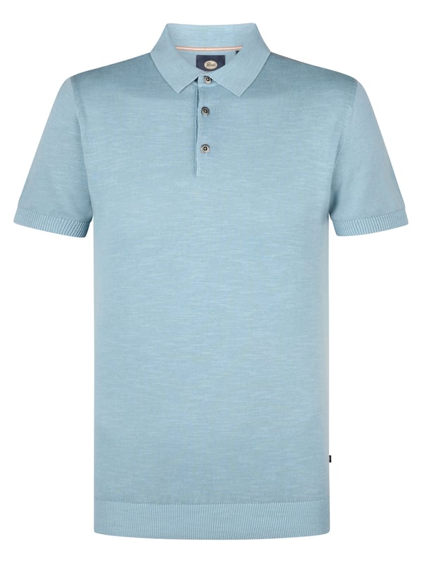 Deze fijn gebreide polo heeft een regular fit en een tijdloze uitstraling. Met een klassieke kraag biedt deze polo een stijlvolle look. De polo is gemaakt van 100% katoen, wat zorgt voor zowel comfort als een casual look. Gebreide PoloRegular FitKnoopsluiting100% katoen