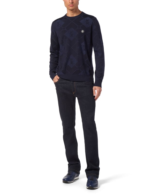 Explore new ways of expressing elegance with this season’s suggestions. Like this knit wool and silk crewneck pullover. Look at the details.  12/14-gauge jacquarded knit merino wool and silk  Leather patch with Crest sewn at left chest  The Brand initial embroidered on the hang loop sewn at yoke  Rib knit hems