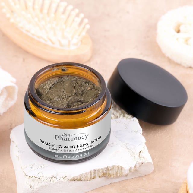 skinPharmacy Salicylic Acid Exfoliator 60ml Revitalise your skin with our expertly crafted Revitalising Exfoliator, designed for clear, smooth, and radiant skin. Infused with Salicylic Acid, this powerful exfoliator penetrates deep into pores to combat blemishes while walnut shell powder gently sloughs away dead skin cells. Enjoy deep hydration from Glycerin and Shea Butter, leaving your skin soft and supple. Energising coffee seed extract and nourishing sweet almond oil work together to revitalise your complexion, giving you a healthy glow. Suitable for all skin types, including sensitive skin, this vegan and cruelty-free formula is free from parabens, sulfates, and artificial fragrances. Achieve a clearer, more luminous appearance with regular use—simply apply to damp skin, massage gently, and rinse thoroughly for best results. Experience the difference today and shop now!