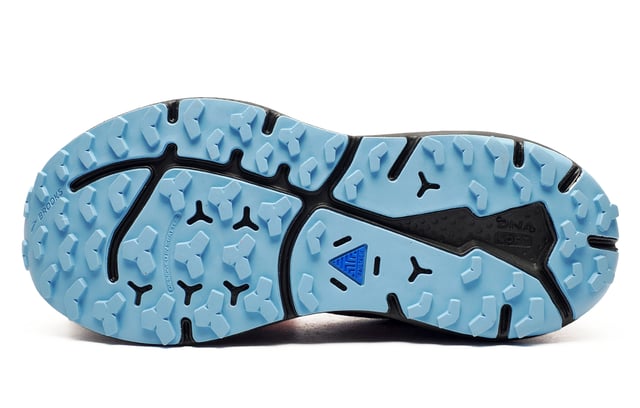 Venture off road with ease in these Brooks Divide womens running shoes, designed to make the transition from road to trail seamless so you can focus on racking up the miles. 
 Designed with a breathable textile upper, feet are kept cool and dry whilst a DNA Loft midsole offers customised cushioning adapting to your feet with every glide giving smoother transitions and softer landings.
 TrailTack rubber traction underfoot provides a reliable feel so you can venture offroad with confidence, with high surface area lugs that helps you adapt to uneven terrain and a resilient non-skid rubber helps navigate inclines and descents with ease.
 - Textile upper
 - DNA Loft supportive midsole,
 - Cushioned ankle collar
 - Toe bumper protects against rocks and debris
 - Secure lace up fastening
 - TrailTack rubber traction
 - Brooks branding
