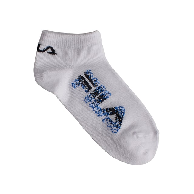 Este pack de calcetines invisibles Fila es perfecto para los más pequeños que buscan comodidad sin sacrificar estilo. Diseñados para permanecer ocultos dentro de los zapatos, ofrecen una sensación ligera y una excelente transpirabilidad para el uso diario.

Detalles:
- Pack de 3 pares de calcetines invisibles unisex para niños y niñas.
- Diseño bajo que se mantiene oculto en la mayoría de los zapatos deportivos y casuales.
- Tejido de algodón suave, ligero y transpirable.
- Logo de Fila en colores brillantes.
- Ajuste elástico que se adapta al pie sin resbalar.
- Costuras suaves que previenen roces o incomodidad.

Este pack de calcetines invisibles Fila para niños y niñas es la combinación ideal de funcionalidad, comodidad y estilo. Diseñados para permanecer ocultos dentro de los zapatos, estos calcetines invisibles ofrecen un aspecto limpio y discreto, perfecto para cualquier look escolar, deportivo o casual.
Composición: 68% algodón, 31% poliéster, 1% elastano.
Cuidado:
Lavado a máquina a un máximo de 30°C.
No usar lejía ni blanqueadores.
No planchar.
No limpiar en seco.
Secar al aire o en secadora a baja temperatura.