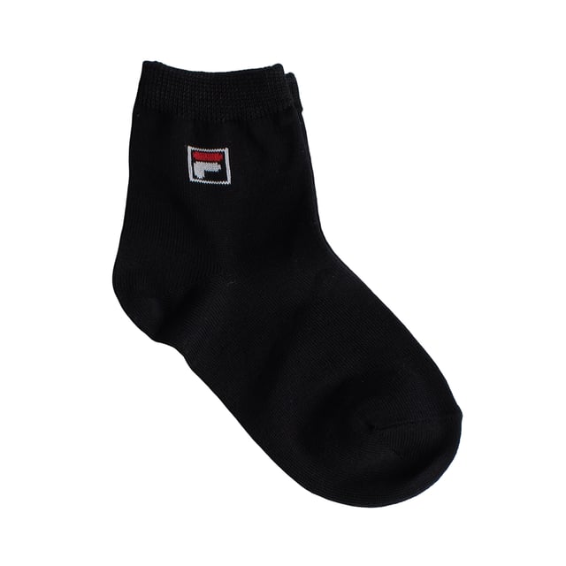 Este paquete de calcetines Fila es ideal para el uso diario de los más pequeños. Con un diseño discreto y cómodo, ofrecen un excelente soporte y transpirabilidad para el uso cotidiano, la escuela o actividades deportivas.

Detalles:
- Paquete de 3 pares de calcetines tobilleros para niños o niñas.
- Tejido suave, ligero y transpirable.
- Logotipo de Fila bordado en la parte superior.
- Puño elástico.
- Corte bajo ideal para usar con zapatillas deportivas o zapatos casuales.
- Costuras planas que evitan la fricción y la irritación.

Este paquete de calcetines tobilleros Fila para niños y niñas es una excelente opción para quienes buscan calidad, comodidad y durabilidad en una prenda básica diaria. Su diseño discreto y deportivo, combinado con materiales suaves y duraderos, garantiza una experiencia confortable tanto en la escuela como en actividades físicas.  
Composición: 75% algodón, 23% poliéster, 2% elastano  
Cuidado:  
Lavar a máquina a un máximo de 30°C.  
No usar blanqueador ni blanqueadores.  
No planchar.  
No limpiar en seco.  
Secar al aire o en secadora a baja temperatura.