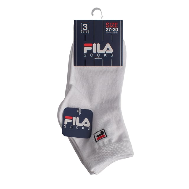 Dit pakket Fila-sokken is ideaal voor dagelijks gebruik voor kleintjes. Met een discreet en comfortabel ontwerp bieden ze uitstekende ondersteuning en ademend vermogen voor dagelijks dragen, op school of tijdens sportactiviteiten.

Details:
- Pakket van 3 paar enkelsokken voor jongens of meisjes.
- Zachte, lichte en ademende stof.
- Fila-logo geborduurd op de bovenkant.
- Elastische boorden.
- Lage snit, ideaal voor het dragen met sneakers of casual schoenen.
- Platte naden die wrijving en irritatie voorkomen.

Dit pakket Fila-enkelsokken voor jongens en meisjes is een uitstekende keuze voor wie op zoek is naar kwaliteit, comfort en duurzaamheid in een dagelijks basisitem. Het discrete, sportieve ontwerp, in combinatie met zachte, duurzame materialen, garandeert een comfortabele ervaring, zowel op school als tijdens fysieke activiteiten.  
Samenstelling: 75% katoen, 23% polyester, 2% elastaan  
Onderhoud:  
Machinewas op maximaal 30°C.  
Niet bleken of oplichten.  
Niet strijken.  
Niet chemisch reinigen.  
Lucht drogen of op lage temperatuur drogen.