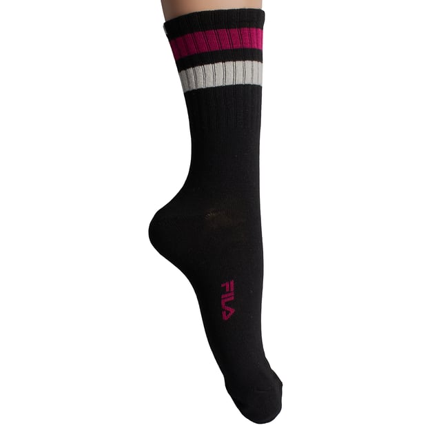 Paquete de 3 Calcetines Largos de Algodón F3609 para Hombres y Mujeres Este pack de calcetines unisex Fila combina un diseño clásico con materiales cómodos y funcionales. Su caña alta acanalada y las franjas en contraste evocan un estilo deportivo retro, perfecto para looks casuales o urbanos.
Detalles:
- Composición con un alto porcentaje de algodón que proporciona suavidad y transpirabilidad natural.
- Diseño unisex de caña alta.
- Logo de Fila bordado.
- Puño acanalado.
- Estilo deportivo con franjas en contraste.
- Costuras planas.
- Tejido elástico.
- Pack de 3 pares.
Una opción versátil y cómoda para hombres y mujeres que buscan calcetines duraderos con un diseño atemporal y materiales de calidad como el algodón.
Composición: 66% Algodón, 32% Poliéster, 2% Elastano.
Cuidado:
Lavado a máquina a un máximo de 30°C.
No usar blanqueadores ni blanqueantes.
No planchar.
No limpiar en seco.
Secar al aire o en secadora a baja temperatura.