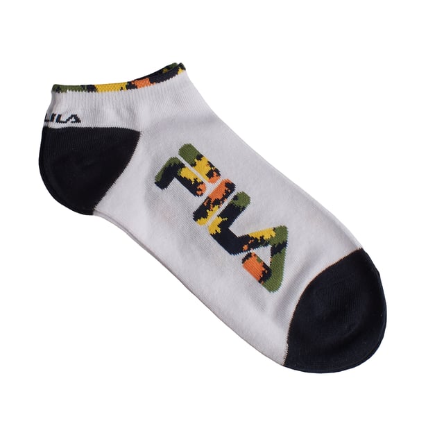 Pack-3 Calcetines Invisibles Deportivos F2529 Para Hombre y Mujer Renueva tu cajón de calcetines con este vibrante pack de tres pares de calcetines invisibles Fila, diseñados especialmente para quienes buscan comodidad y un look deportivo moderno. Ideales para acompañarte en tus rutinas diarias, entrenamientos o simplemente para disfrutar de un estilo casual y urbano.\n\nDetalles:\n- De algodón.\n- Diseño deportivo.\n- Logotipo Fila bordado.\n- Corte tobillero, invisible.\n- Puño elástico.\n- Colores variados.\n- Ideales para deporte o uso casual.\n\nEste pack de calcetines invisibles Fila es la elección perfecta para quienes valoran el confort sin renunciar al estilo. Con su diseño atractivo, materiales de calidad y ajuste ideal, son el complemento perfecto para tu día a día activo.\n Composición: 68% Algodón, 31% Poliéster, 1% Elastano\n Cuidados:\nLavar a máquina a un máximo de 30 °C.\nNo usar lejía ni blanqueadores.\nNo planchar.\nNo lavar en seco.\nSecar al aire o en secadora a baja temperatura.