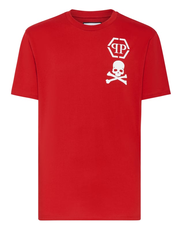 Añada un toque de singularidad a sus conjuntos con esta exclusiva camiseta de algodón. Fíjese en los detalles.   Jersey de algodón   El icónico logotipo de la marca y el símbolo Skull&Bones en relieve en el pecho izquierdo   Hexágono PP en un parche de cuero saffiano cosido en el canesú   Escote de punto elástico   Costura de pespunte doble