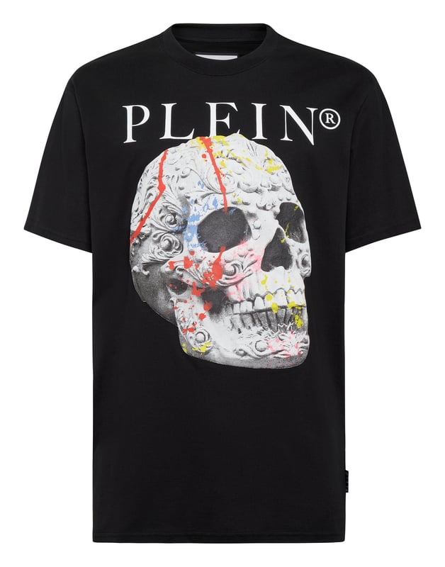 Gothic vibes op dit katoenen T-shirt versierd met de iconische elementen van het merk.   Katoenen tricot   De iconische doodshoofdprint op de voorkant met het merk   PP Hexagon op een saffiaan lederen patch is genaaid op de linkerborst   Ribgebreide hals   Stiksels met twee naalden