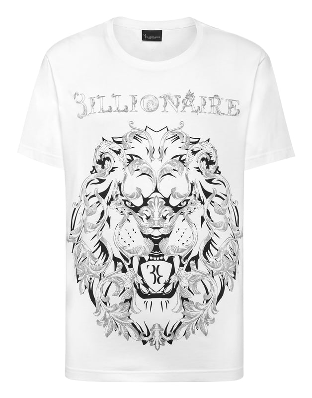 Billionaire voegt een vleugje stijl toe aan je vrije tijd. Dit T-shirt van jersey geeft het perfecte voorbeeld. Katoenen jersey  De iconische leeuwenprint op de voorkant  Opgenaaid metalen kruis op het juk  Ribgebreide halslijn  Stiksels met twee naalden