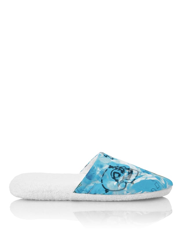 Zapatillas de casa de raso de seda con estampado de Piñas. Plantilla de felpa acolchada. Suela de goma antideslizante.