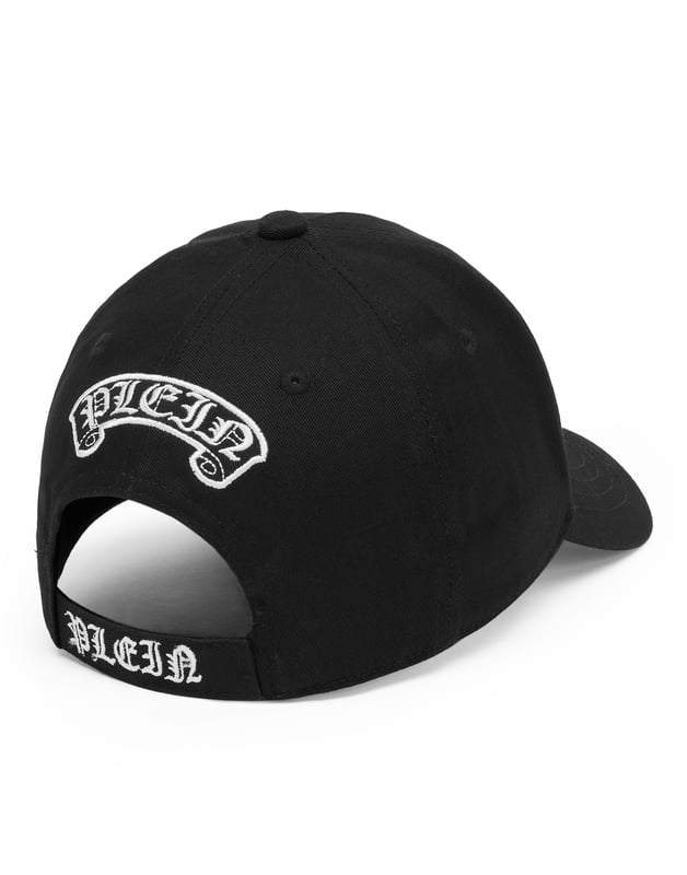 Elevate your outfit with the baseball cap featuring the Brand iconic lettering. Find out more.   Cotton twill   Embroidered patch sewn on the peak   Embroidery under the visor   Adjustable velcro strap on the back