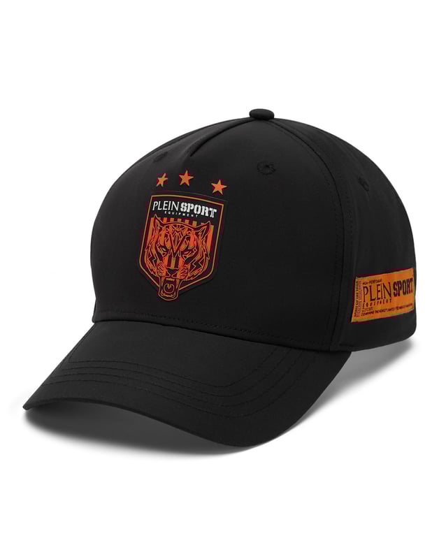 Esta gorra de béisbol Plein Sport ayuda a mejorar tu rendimiento cuando entrenas gracias a su material cómodo y transpirable.   Algodón tecno ideal para hacer deporte.   Paneles reforzados y visera preformada   Acabado de ribete a juego en los orificios de ventilación   Escudo estampado con goma con el Tigre y la marca en la parte delantera   Letras bordadas en la correa de velcro ajustable