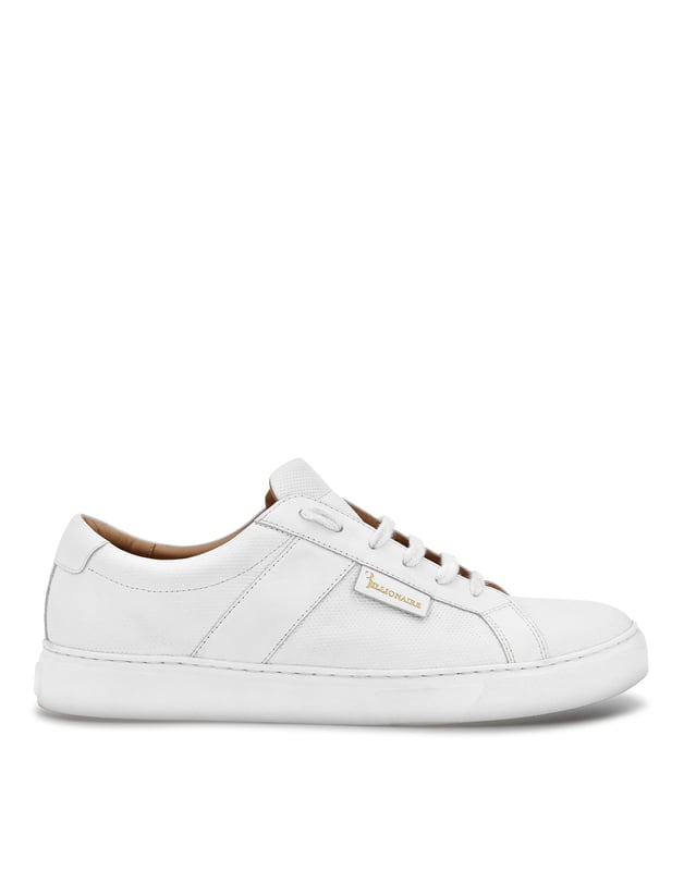 Bringen Sie etwas Stil in Ihre Entspannungszeit. Vielleicht mit diesen Lo-Top-Sneakers aus perforiertem Wildleder mit Nappa-Details. Gepolsterter Kragen und Zunge. Weiße Schnürsenkel. Stoßdämpfende Gummisohle. Rutschfeste Gummilaufsohle. Lederfutter und herausnehmbare Innensohle.