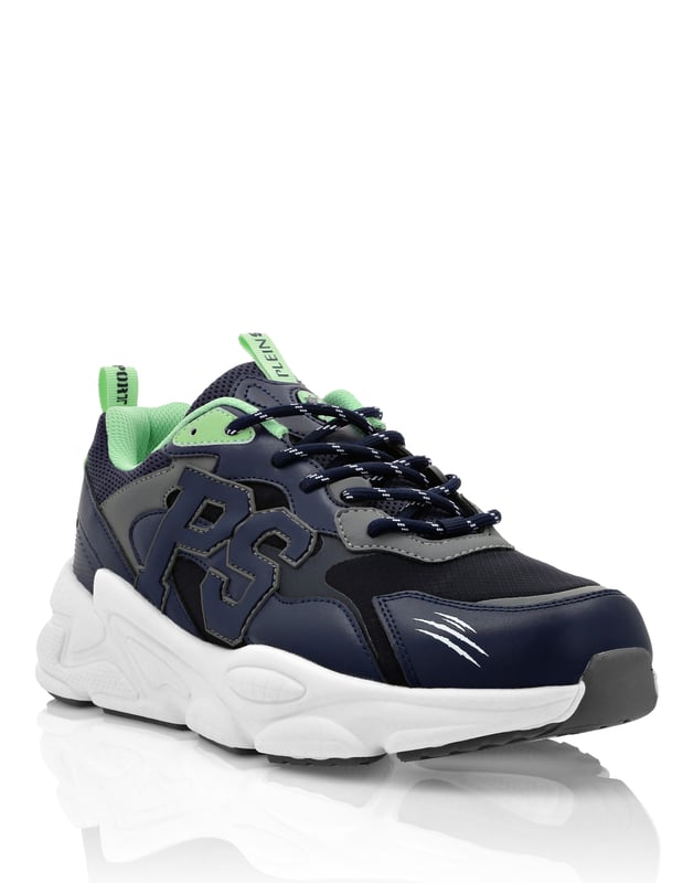 Diese Unisex-Laufschuhe entstammen der Kreativität des Plein Sport Labors und vereinen modernste Technologie mit einem einzigartigen und herausragenden Design.   Mesh- und Kunstlederobermaterial für optimalen Schutz   Umwickelte Struktur für eine stabile und bequeme Passform   Die Brand-Zeichen sind als Patch auf dem äußeren Viertel aufgenäht   Logo und Zuglasche an der Fersenkappe   Zweifarbige tubulare Schnürsenkel   Tiger-Patch auf der Zunge aufgenäht   Stoßdämpfende, ultraleichte, ergonomische, hochtechnologische Gummimittelsohle   Profilierte Laufsohle für optimalen Halt   Innenfutter