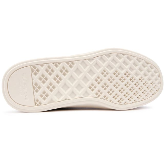 All-day comfort meets classic court style in the Grand Court Transition Sneaker. It's all in style and comfort; these casual sneakers are designed for every day, with a sleek silhouette, premium leather upper, an ultra-cushioned footbed with grand.øs technology, and a durable rubber outsole.