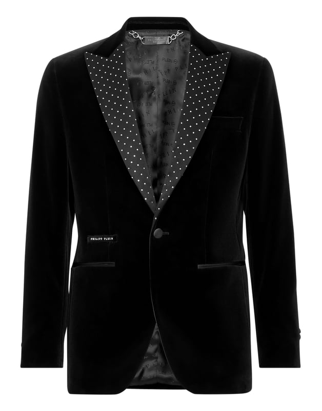 mit Schmucksteinen  Lust auf einen Glam-Look? Dann empfehlen wir Ihnen diesen Abendblazer aus Baumwollsamt mit einem Revers, das mit Strassstein-Applikationen verziert ist. Entdecken Sie unsere liebevollen Details, wie die Satinverzierungen. Schlitztaschen. Doppelter Schlitz. Innenfutter aus Satin mit Logo.