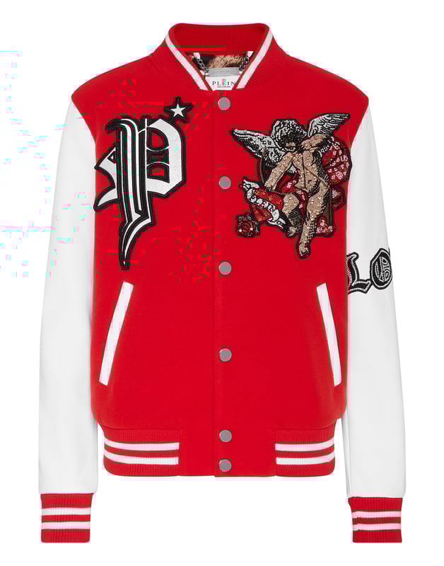 Entdecken Sie den Stil von Plein mit dieser Uniformjacke aus Leder und Viskosematerial. Sehen Sie sich die unverwechselbaren Love Angel-Details an.   Wollmischgewebe und Leder mit Hirschmotiv   Aufgenähte, mit Love Angel verzierte Patches auf der Vorderseite, den Ärmeln und der Rückseite   Druckknöpfe   Zwei Eingrifftaschen   Rippstrickbündchen an den Säumen   Gesprenkeltes Futter mit Rautensteppung