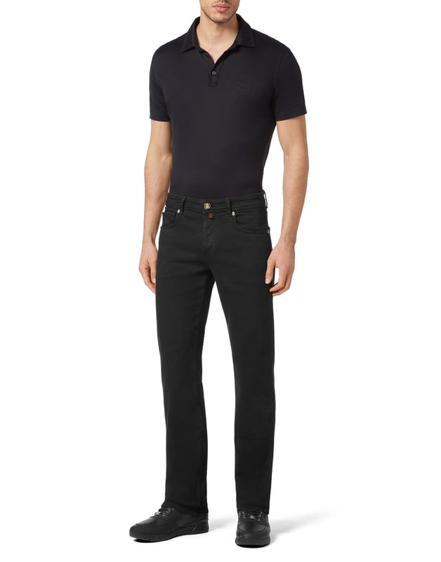 Eleva tu vestuario con estos vaqueros para hombre en azul oscuro.  Corte regular para la máxima comodidad  Único detalle de cremallera trasera para un toque moderno  Estilo versátil perfecto para cualquier ocasión  Fabricados para ofrecer durabilidad y un atractivo atemporal.