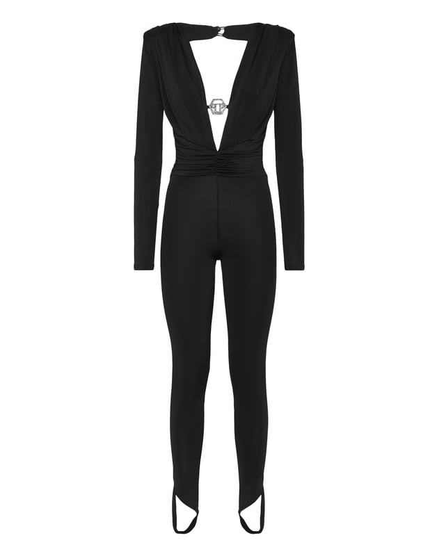 Añada un toque sexy a su look con este mono de manga larga de punto. Jersey elástico de alto brillo   Escote pronunciado en la cintura con hebilla joya con logotipo   Drapeado   Almohadillas en los hombros   Espalda abierta   Botones joya y cremallera invisible en el centro de la espalda   Estribo