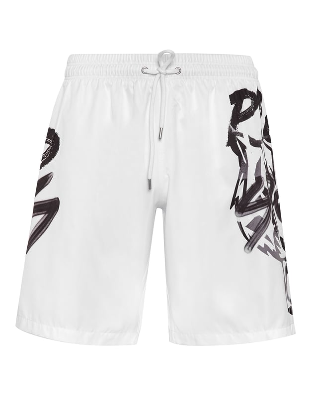 Vive sus momentos al aire libre con estilo. Estos pantalones cortos ligeros están diseñados para soportar el agua del mar o de la piscina y las canchas de voley playa.   Tejido de poliéster resistente y ultracómodo   Cintura elástica con cordón de ajuste   Bolsillos abiertos   Estampados de Tigre y del nombre de la Marca en ambas piernas   Forro de malla