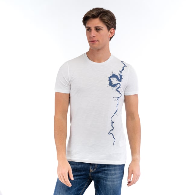 Entdecken Sie einen dynamischen und raffinierten Look mit den T-Shirts von BIKKEMBERGS: weich im Griff, mit vielseitigem Schnitt und unverwechselbarem Charakter.