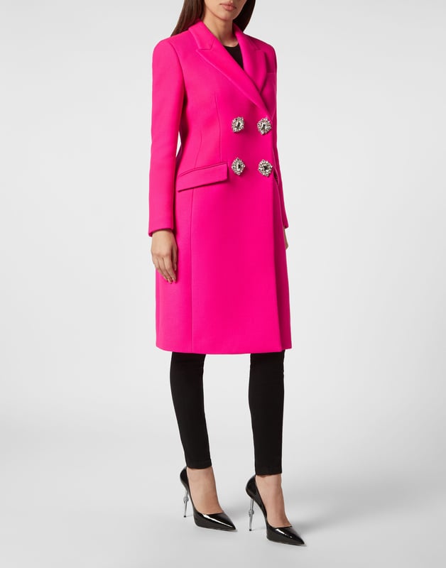 We've the designed the coat for you. Here’s the classic woven fabric overcoat in the style of Plein. See the details.   Wool fabric   Double breasted with mounted rhinestone brooches   Flap pockets   Dappled fabric lining   Figure fitting