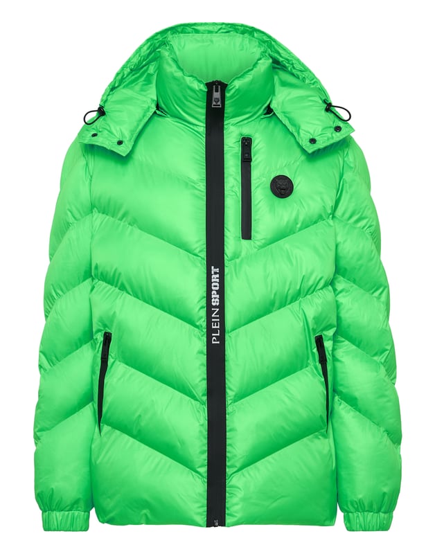 Echa un vistazo a esta chaqueta con capucha acolchada y aislante adecuada para después del entrenamiento. Cálida, ligera y con una protección óptima.   Nylon mate, acolchado   El icónico Tigre bordado en la espalda   Capucha desmontable   Cierre de cremallera impermeable con logotipo en la parte delantera  Cierres de cremallera impermeables en los bolsillos  Parche de silicona con logotipo cosido en el pecho izquierdo   Dobladillos elásticos   Cola de pez   Forro interior   Aislamiento sintético
