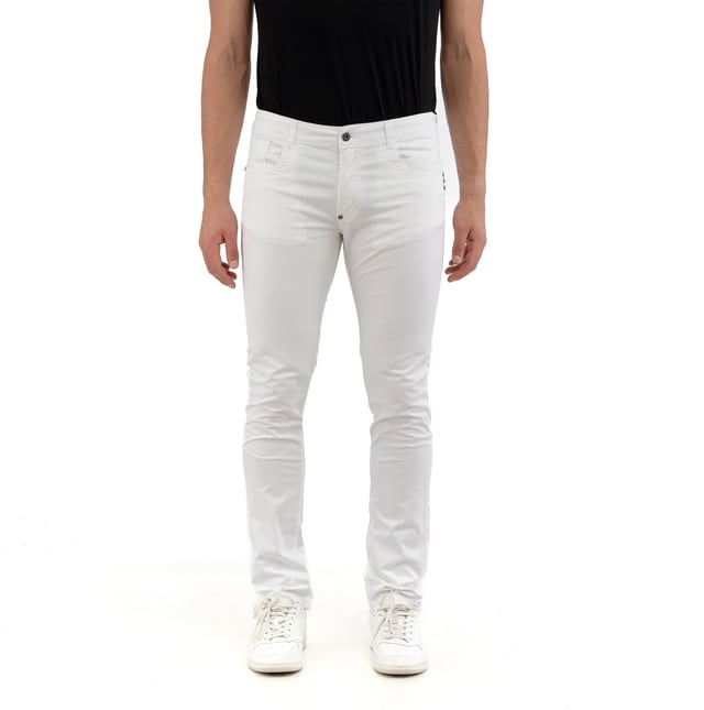 Bringen Sie Ihren Charakter mit Hosen von BIKKEMBERGS zum Ausdruck: klare Linien, präziser Schnitt und ein urbaner Touch, der den Unterschied macht.
