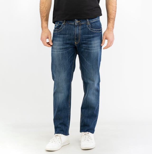 Laat je karakter zien met de broek van BIKKEMBERGS: strakke lijnen, een nauwkeurige snit en een urban touch die het verschil maakt.