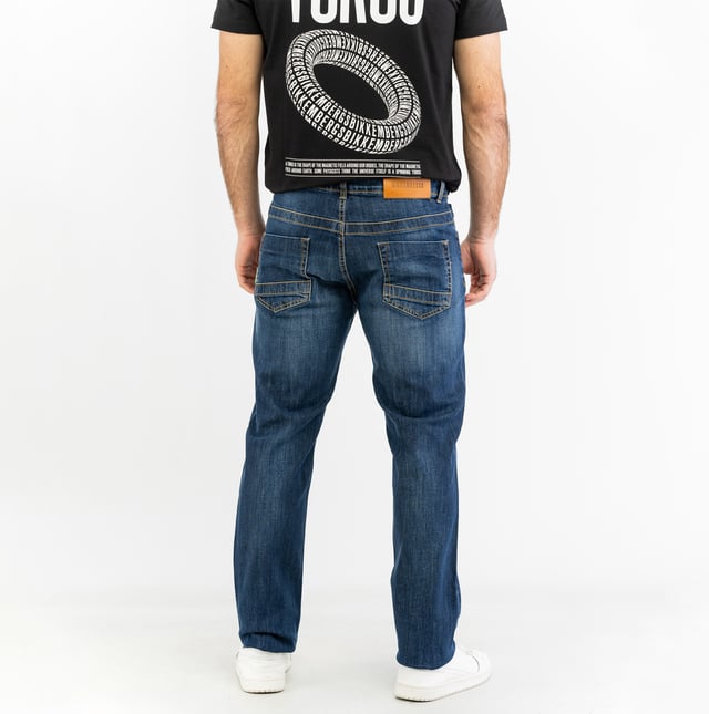 Laat je karakter zien met de broek van BIKKEMBERGS: strakke lijnen, een nauwkeurige snit en een urban touch die het verschil maakt.