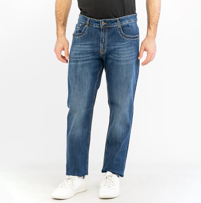 Bringen Sie Ihren Charakter mit Hosen von BIKKEMBERGS zum Ausdruck: klare Linien, präziser Schnitt und ein urbaner Touch, der den Unterschied macht.