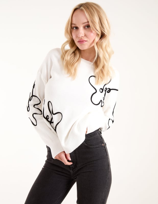 This cute jumper is sure to keep you warm and looking great all season long. Team with PU leggings and dress up our look.
50% Viscose, 28% Polyester, 22% Nylon