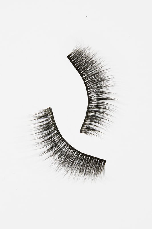 Be your own icon with Bettie Page Beauty. Flutter on by with our luxe quality synthetic lashes. These vegan friendly eyelashes have a fine black cotton band and come with an EU/FDA approved tube of adhesive. The perfect finishing touch to your pinup look! We recommend doing a skin patch test prior to using our glue. Apply a thin layer behind the ear and monitor over 24 hours before using this product. Our adhesive is for external use only.




Fluttery False Eyelashes
Vegan friendly
Fine black cotton band
EU/FDA approved tube of adhesive