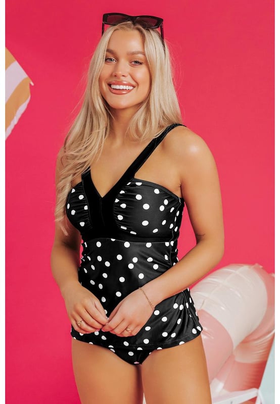 Fully printed design
  Stylish two
  piece set
  Versatility for mixing and matching
  Flattering V
  neck top
  Delicate spaghetti straps
Material: 82% Polyamide 18% Elastane
