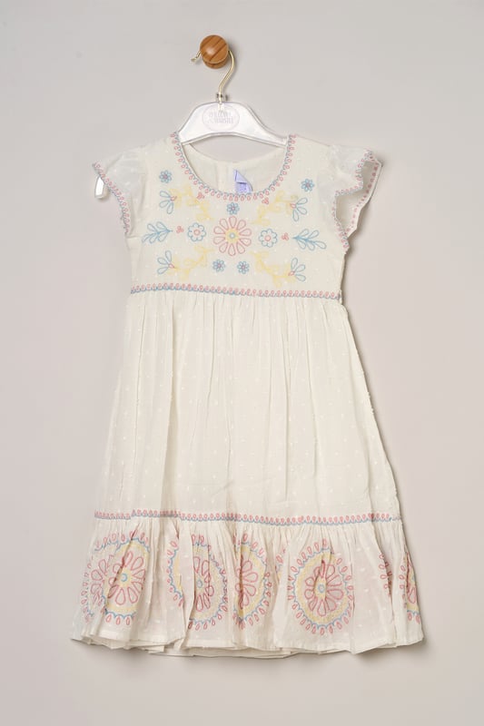 This printed summer dress by Miss is the perfect addition to your little ones summer wardrobe. Featuring tiered ruffles, flutter sleeves, and a delicate floral prints on the top and skirt creating a stylish and playful look perfect for sunny days, casual outings, or special occasions.