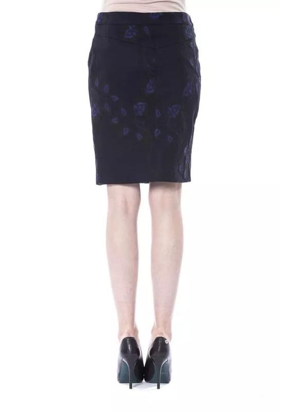 Falda versatil de algodon negro.
  Diseno de falda corta tulipan.
  Apto para mujeres.
  Hecho de algodon de alta calidad.
  Comodo de llevar.
  Facil de cuidar.
  Color negro clasico y atemporal.
  Perfecto para varias ocasiones.