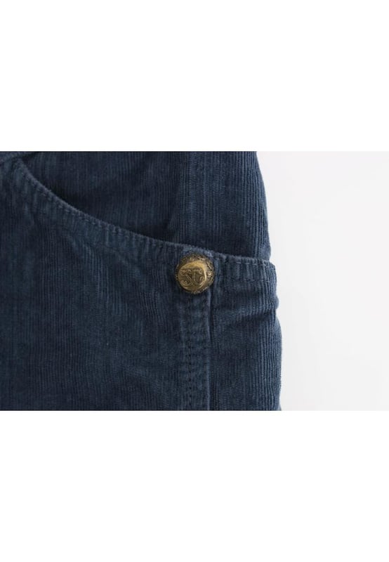 Gloednieuw met tags
  Gemaakt van 98% katoen en 2% elastaan
  Mooie blauwe kleur
  Recht silhouet
  Logo details
  Inclusief originele labels en opbergtas