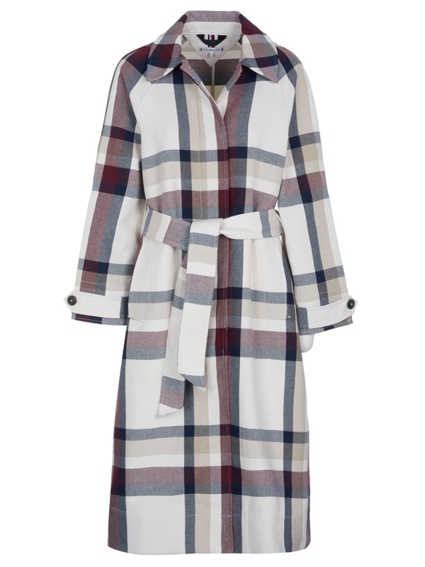 50% Cotton, 50% Polyamide; Tommy Hilfiger coat;  Model: WW0WW40055 0Q1;  High quality manufactured;  Soft cotton blend;  Kent collar;  Concealed button placket with 5 buttons;  Two side pockets;  Walking slit;  Sleeve latches;  Belt to tie;  Tommy Hilfiger logo details