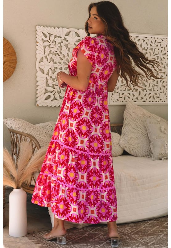 Our styles are designed with a trendy fitted look in mind following an international size standard. For the best fit we suggest choosing one size up from your usual. Be sure to check our sizing chart to find your perfect match!
  Strawberry Pink Geo Print V
  neck Maxi Dress
  Crafted from soft fabric
  Beautiful geo print
  Short sleeve design
  Perfect for warm weather
  Flattering and stylish
Material: 100% Polyester