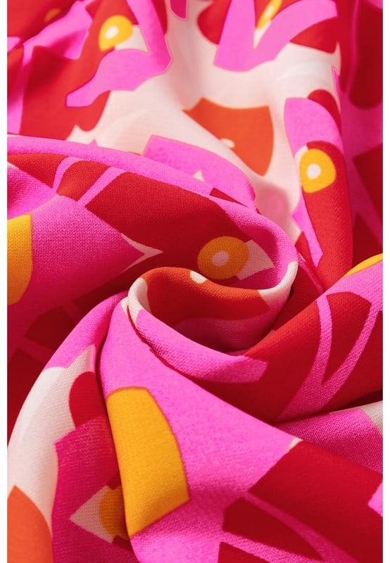 Our styles are designed with a trendy fitted look in mind following an international size standard. For the best fit we suggest choosing one size up from your usual. Be sure to check our sizing chart to find your perfect match!
  Strawberry Pink Geo Print V
  neck Maxi Dress
  Crafted from soft fabric
  Beautiful geo print
  Short sleeve design
  Perfect for warm weather
  Flattering and stylish
Material: 100% Polyester