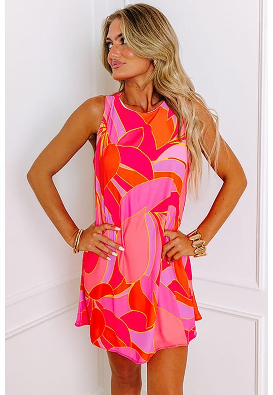 Rose Abstract Floral Print Sleeveless Shift Mini Dress
  Vibrant abstract floral print
  Classic crew neck
  Sleeveless design for warm weather
  Mini length hits above the knee
Material: 100% Polyester
