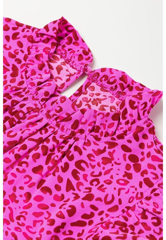Our styles are designed with a trendy fitted look in mind following an international size standard. For the best fit we suggest choosing one size up from your usual. Be sure to check our sizing chart to find your perfect match!
  Rose red leopard print
  Ruffled trim tiered design
  Flutter sleeves
  Frilled neck detail
  Available in sizes S M L XL
  Fabric provides no elasticity
Material: 100% Polyester