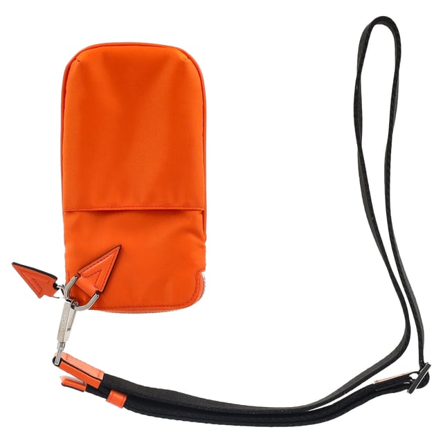 VINTAGE, RRP AS NEW
The Versace La Medusa Mini Bag in vibrant orange nylon makes a statement of luxury and boldness. Adorned with the iconic Medusa plaque, which pays homage to the brand's heritage, this mini bag is a true representation of Versace's opulent and daring aesthetic. The design features a detachable, adjustable strap, allowing for versatile styling options—wear it as a crossbody or around the neck for a fashion-forward touch.



with Box, Dust bag

Versace La Medusa Mini Bag in Orange Nylon
Condition: Excellent
Signs of wear: No retail tag, No visible sign of wear., 
Packaging: Box, Dust bag
Color: Orange
Material: nylon
Size: One Size | One Size
Measurements: Width: 20; Height: 190; Length: 100; Handle drop: 0; Strap length: 1000
SKU: HNPUGBBA464444M