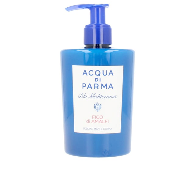 Con su fórmula de rápida penetración, esta loción presenta notas frescas de Fico di Amalfi Blu Mediterraneo, resultando sencilla y placentera de aplicar, y proporcionando una hidratación profunda a la piel. La combinación de glicerol y manteca de karité actúa para cuidar la piel seca por medio de sus propiedades suavizantes. Utilízala con frecuencia y deja que tus sentidos se transporten a la impresionante costa amalfitana, con su mar azul vibrante y sus encantadoras colinas llenas de higueras.