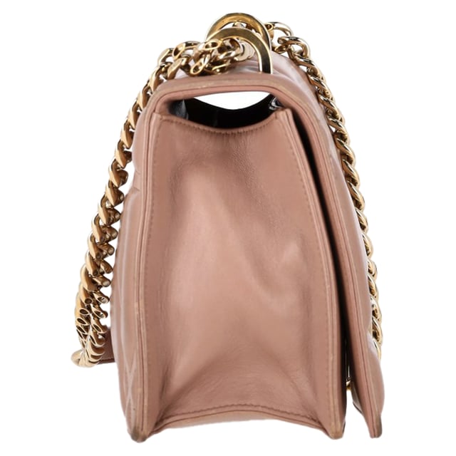 VINTAGE, RRP AS NEW
The Dior Small Diorama Chain Shoulder Bag in nude leather is the epitome of understated elegance and modern sophistication. Featuring the iconic Cannage stitching and a sleek, architectural silhouette, it adds a refined touch to any ensemble. Its versatile nude tone makes it a perfect companion for both day and evening looks. **Style tip:** Style it with monochrome neutrals or soft pastels for a polished, minimalist aesthetic that lets the bag’s subtle luxury take center stage.

Dior Small Diorama Chain Shoulder Bag in Nude Leather

Condition: Very good 
Signs of wear: No retail tag, Minor sign of wear., Lightly used but very well maintained. Minor creasing, light worn corners, light scratches.
Packaging: None
Color: Nude
Material: Leather | leather
Size: One Size | One Size
Measurements: Width: 110; Height: 170; Length: 250; Handle drop: 520; Strap length: 1050
SKU: NAPPUGBBA467663W