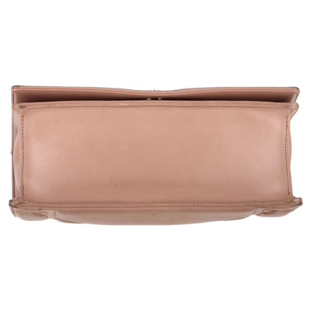 VINTAGE, RRP AS NEW
The Dior Small Diorama Chain Shoulder Bag in nude leather is the epitome of understated elegance and modern sophistication. Featuring the iconic Cannage stitching and a sleek, architectural silhouette, it adds a refined touch to any ensemble. Its versatile nude tone makes it a perfect companion for both day and evening looks. **Style tip:** Style it with monochrome neutrals or soft pastels for a polished, minimalist aesthetic that lets the bag’s subtle luxury take center stage.

Dior Small Diorama Chain Shoulder Bag in Nude Leather

Condition: Very good 
Signs of wear: No retail tag, Minor sign of wear., Lightly used but very well maintained. Minor creasing, light worn corners, light scratches.
Packaging: None
Color: Nude
Material: Leather | leather
Size: One Size | One Size
Measurements: Width: 110; Height: 170; Length: 250; Handle drop: 520; Strap length: 1050
SKU: NAPPUGBBA467663W