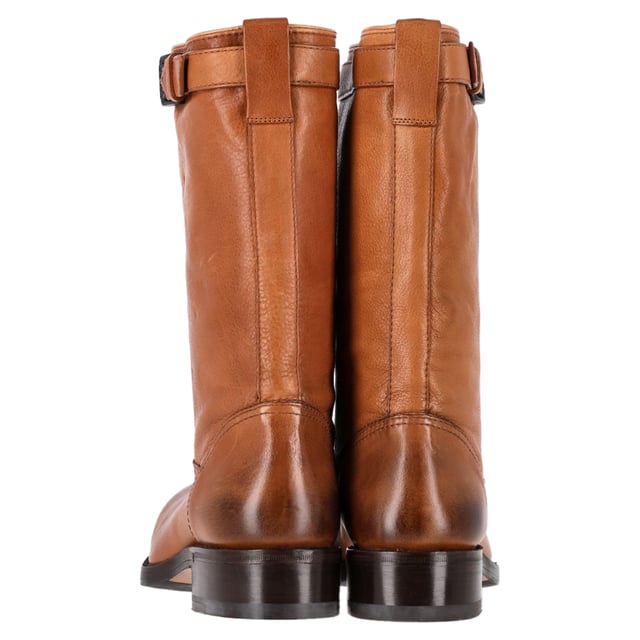 VINTAGE, RRP AS NEW
Boots are an essential part of your winter wardrobe, and these brown leather boots from Bottega Veneta are effortlessly stylish. Mid-leg high, a strap detail around the top, the shape and cut of the leather are gently equestrian. Sturdy soled, these would be great over the top of skinny jeans for a casual day out.

Bottega Veneta Biker Boots in Brown Leather
Condition: Very good
Signs of wear: Minor markings, Lightly used but very well maintained. Minor mark at soles & creasing, light scuffing at the soles and heels.
Packaging: Dust bag
Color: Brown 
Material: Leather | leather
Size: EU | 36
Measurements: Insole length: 280
SKU: HNPUGBSH466648W