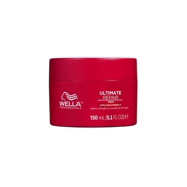 Con la mascarilla Ultima Repair de Wella Professionals, lograrás que tu cabello sea seis veces más fácil de desenredar*. Este tratamiento intensivo no solo fortalece la hebra, sino que también le otorga un aspecto saludable y reduce el frizz de manera inmediata, desde la raíz hasta las puntas. Su formulación única incorpora AHA y Omega-9, permitiendo que los ingredientes penetren profundamente en el cabello. Además, cuenta con una tecnología adaptativa que brinda una reparación específica según el daño que presente tu melena. Esta mascarilla es adecuada para todos los tipos de cabello. *Los resultados se refieren a cabellos húmedos y se comparan con un champú que no contiene agentes acondicionadores. Ventajas: Fórmula exclusiva con AHA y Omega-9 que repara y fortalece el cabello tanto interna como externamente. Aporta una suavidad delicada. Disminución inmediata del encrespamiento. Cabello seis veces más fácil de desenredar* *referido a cabello húmedo, en comparación a un champú sin propiedades acondicionadoras. Ideal para todas las texturas y tipos de cabello: fino, medio, encrespado, liso, ondulado, rizado, afro, grueso, y graso.