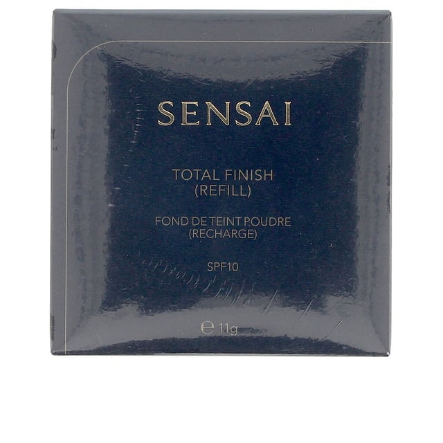 Maquillaje en polvo que se integra a la perfección con la piel, brindándole una sensación suave, hidratada y un acabado aterciopelado. Disimula imperfecciones, dejando el rostro con un aspecto radiante y saludable. Se puede aplicar solo o en conjunto con una base de maquillaje líquida, después de realizar la Doble Hidratación. Ofrece una cobertura ideal y adaptable a cada necesidad.
